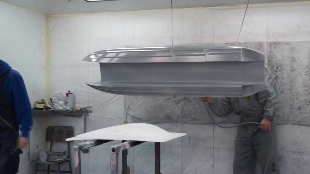 MHZ Mystic 1850 - professional hull painting and finish
