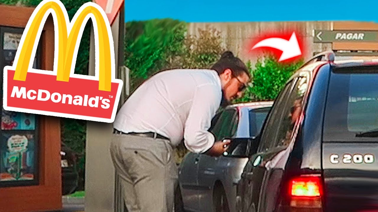 COMEMOS TUDO O QUE A PESSOA DA FRENTE PEDIU (MCDONALD'S)