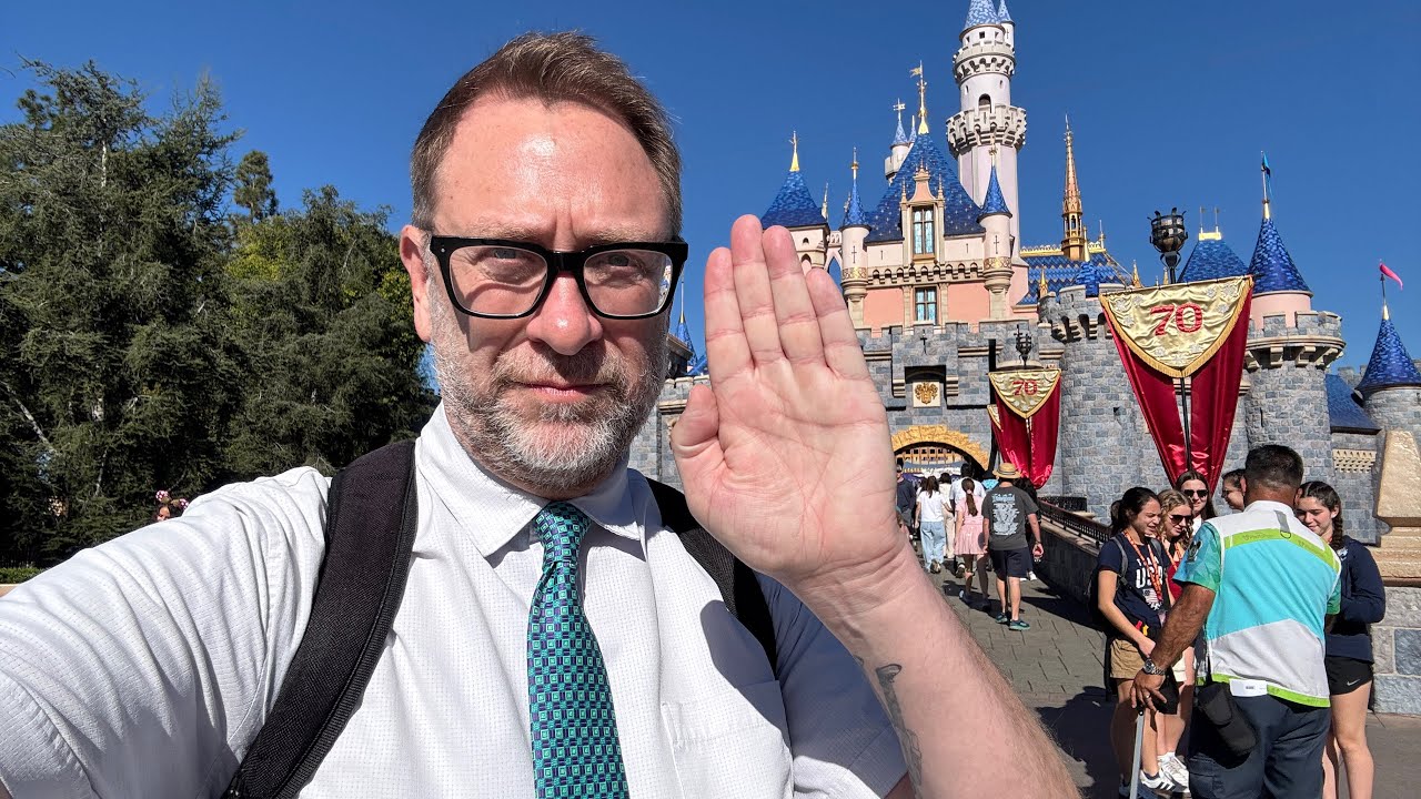 STOP We Can’t Believe This Disneyland Perk Is FREE And NO ONE Is Talking About It