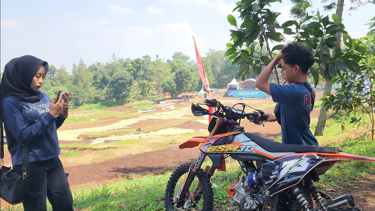 Golep na M.Atthar 23 sambil Setting tipis tipis di Event Kejurda Sirkuit Siliwangi Bandung