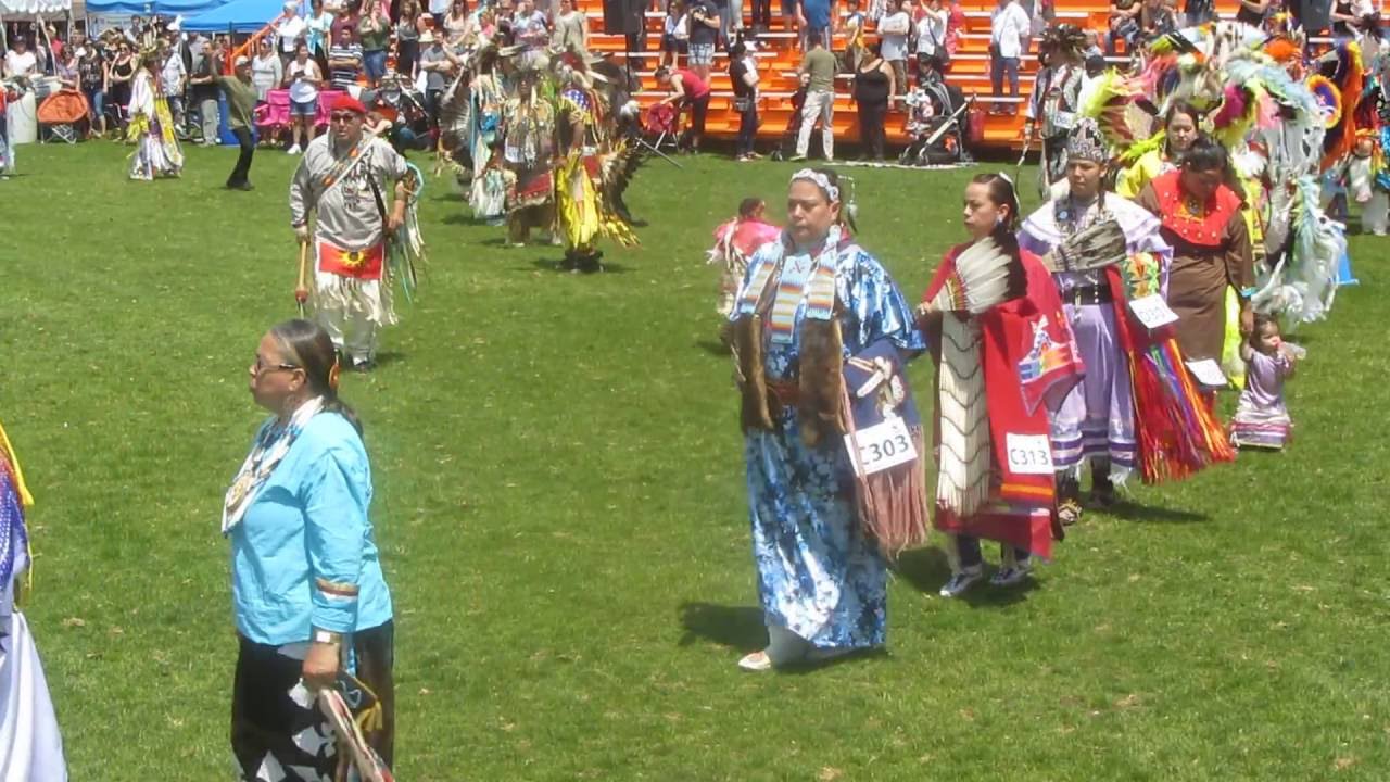 Grand Entry @ Toronto Powwow 2016 Saturday afternoon