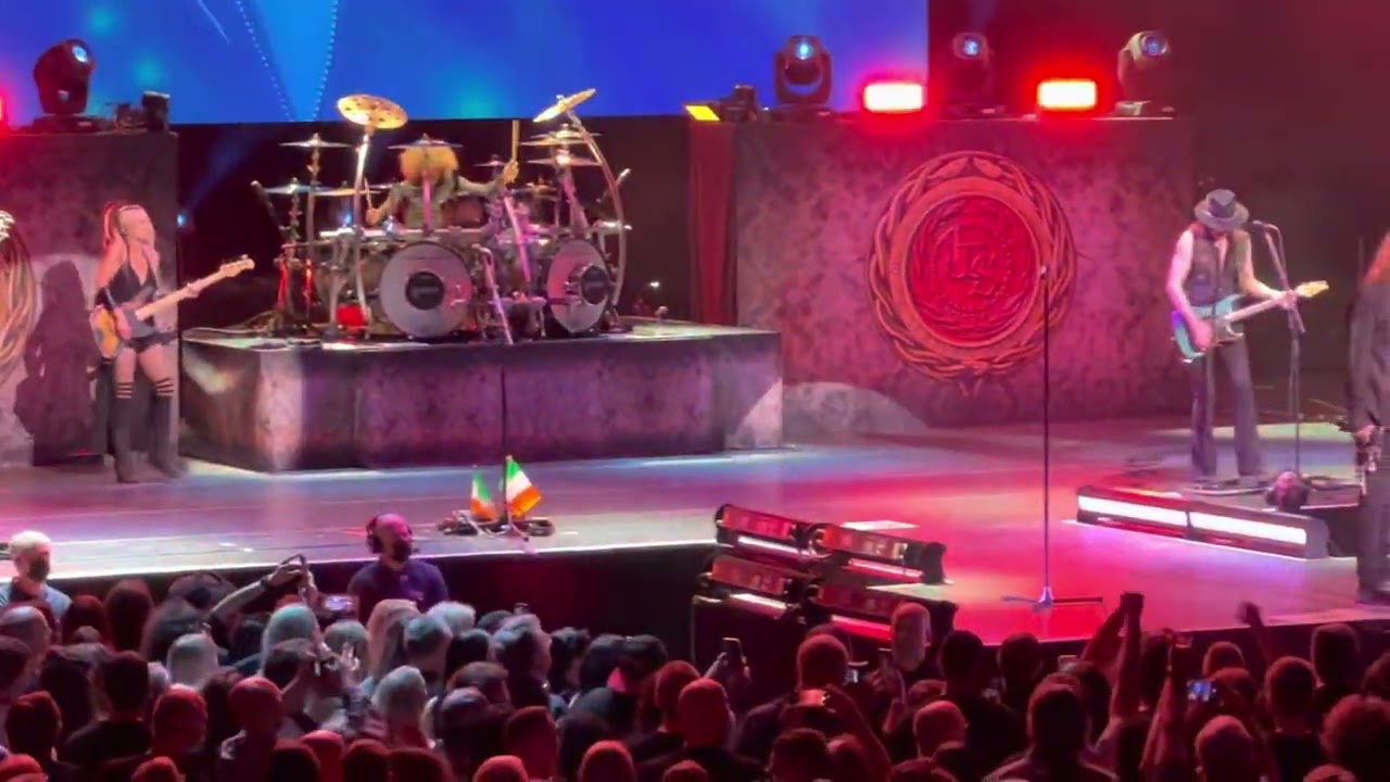 WHITESNAKE - Love Ain’t No Stranger - Dublin 2022