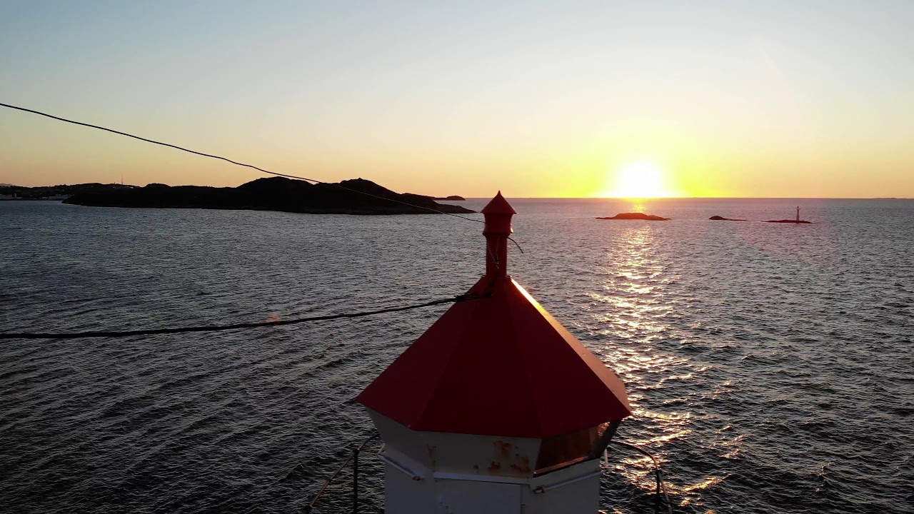 Solnedgang over Kvitnesset fyrlykt