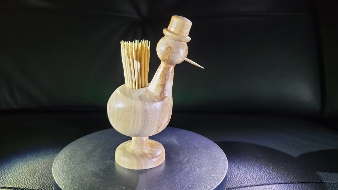 tournage sur bois, woodturning, d'un porte cure-dents original