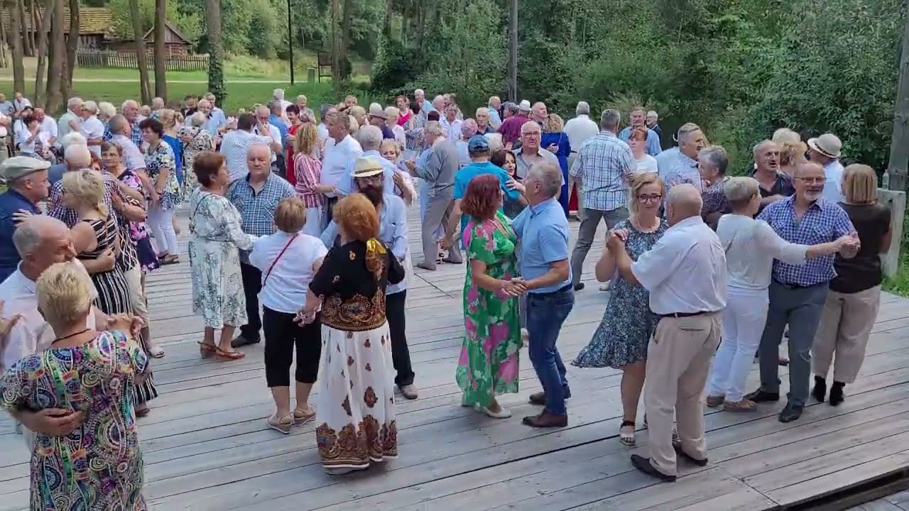 17 sierpnia 2025 Dechy wypełnione po BRZEGI na Ludowej ZABAWIE w Muzeum Wsi Radomskiej 