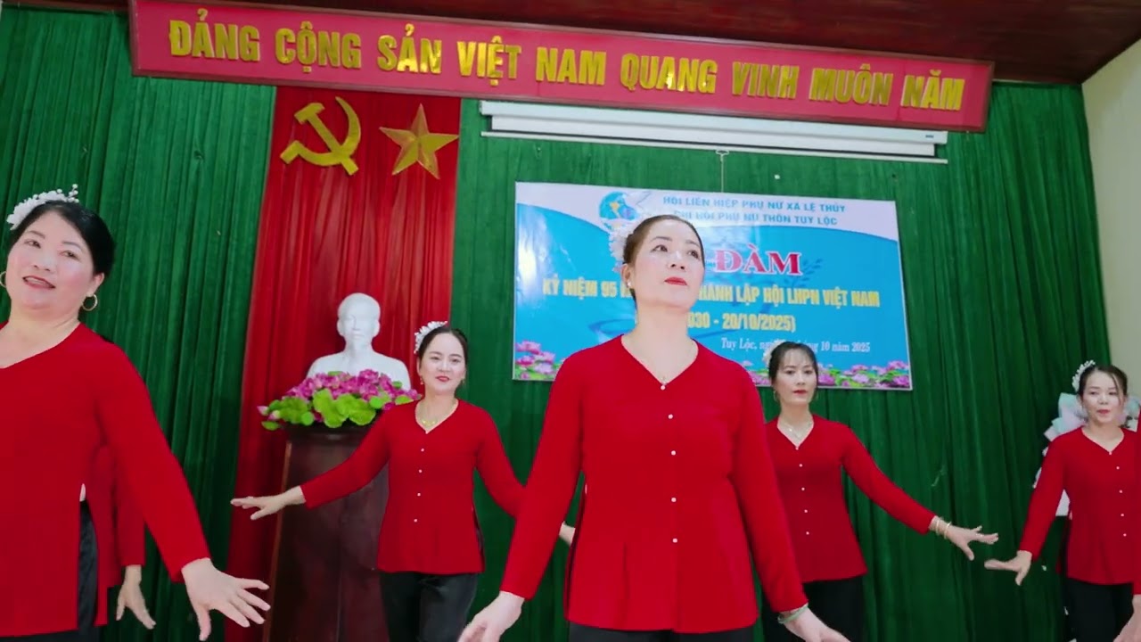 MÚA: ĐỜI NHÀ NÔNG - TRÌNH BÀY: PHỤ NỮ XÓM 4 TUY LỘC