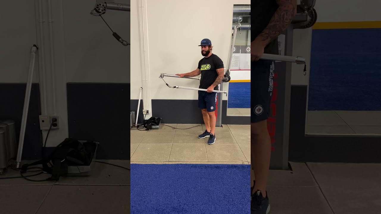 Cable Anti Rotation Bar Press