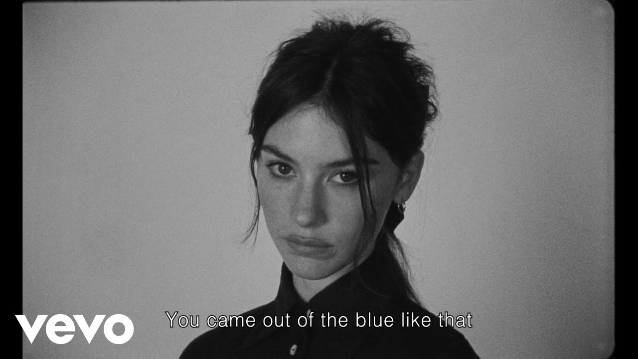 Gracie Abrams - The blue (Official Lyric Video)