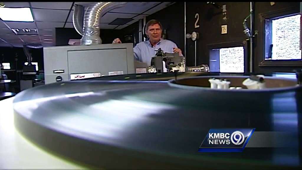 Technology bind could make drive-in theaters fade to black