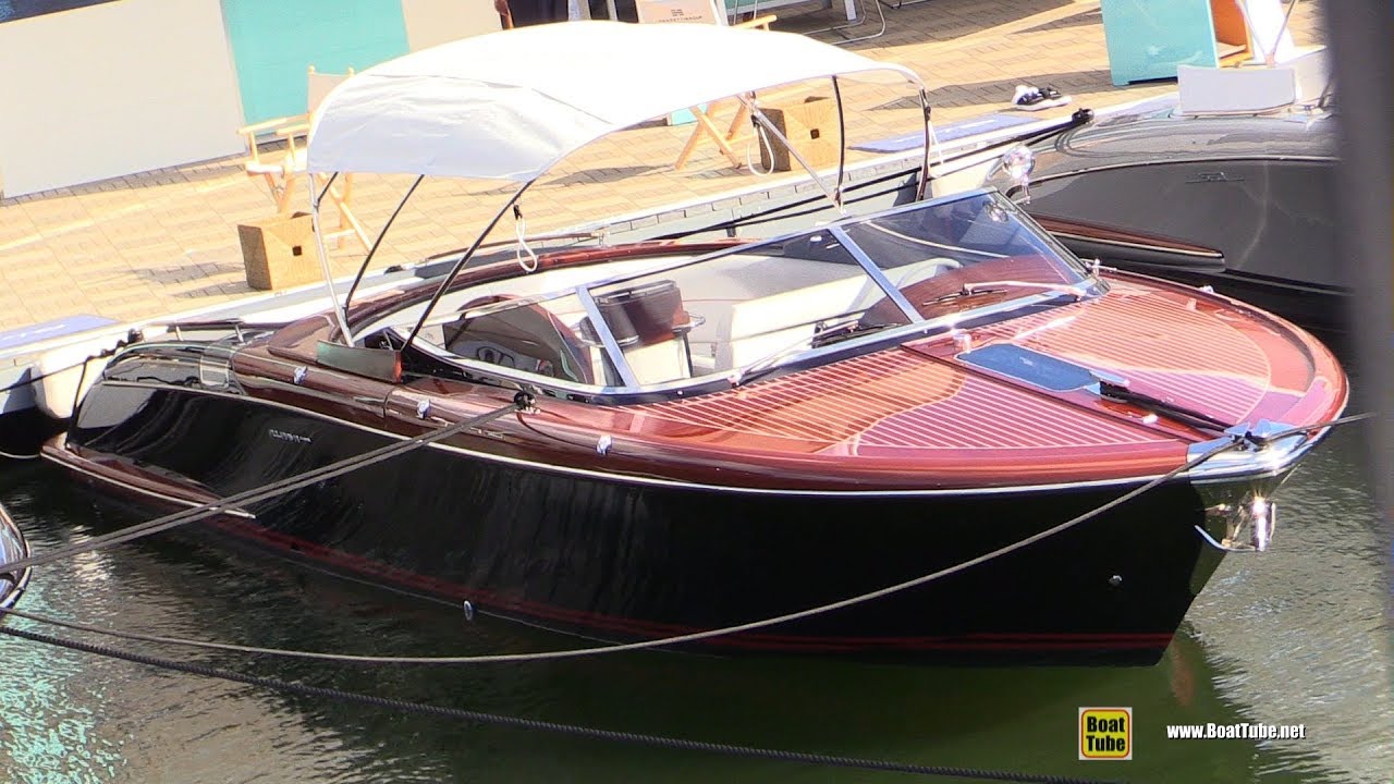 2020 Aquariva Super 33 Motor Boat - Walkaround Tour - 2019 Fort Lauderdale Boat Show