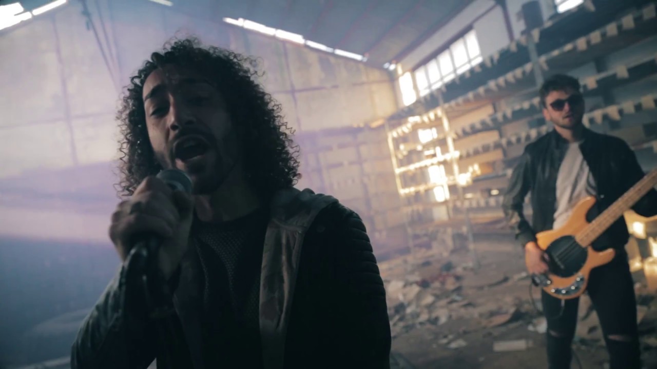 FLOEMA | Salta nel buio (official video)