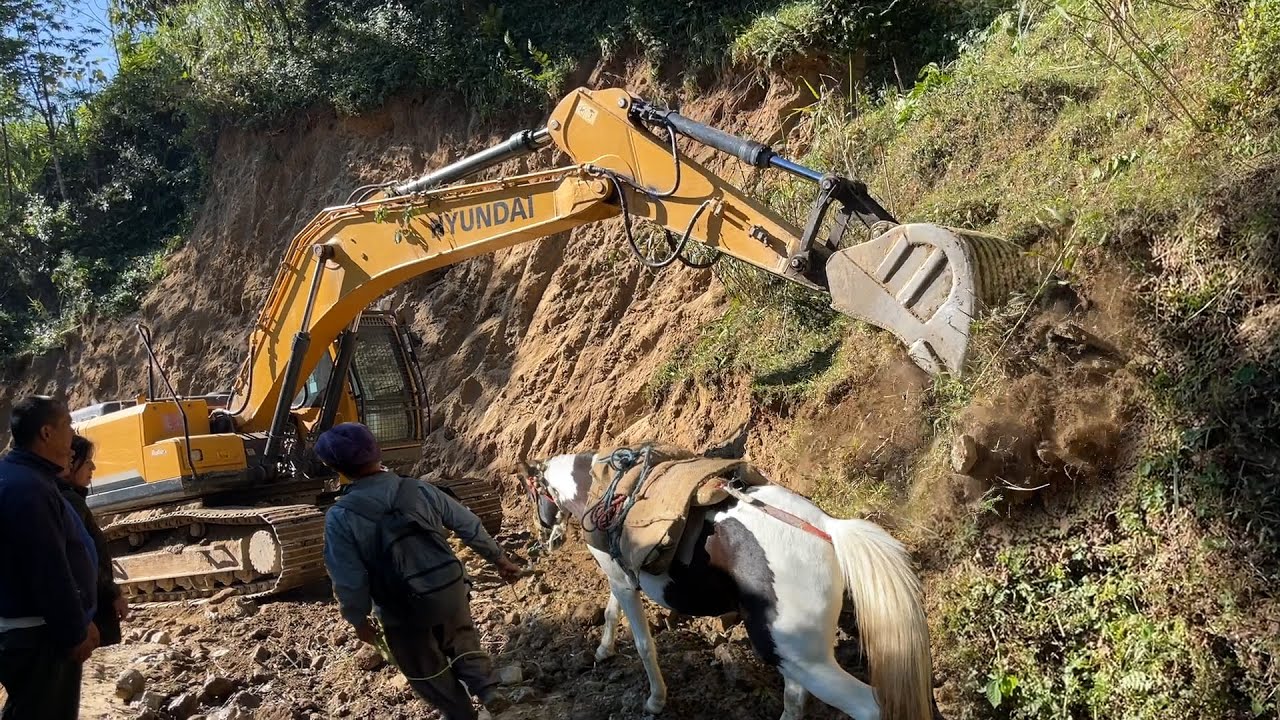 For Hillside Road Supporting Wall-Part 2-Cutting Hill with Excavator