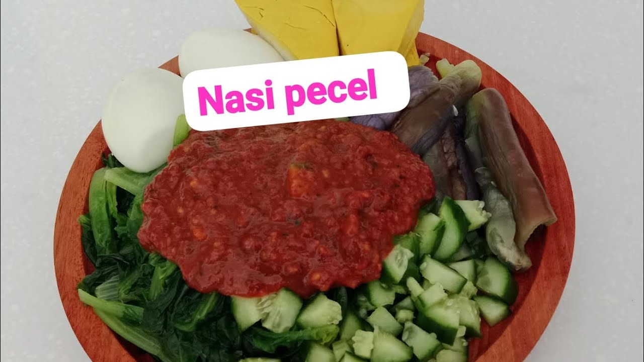 Makan  nasi pecel rasa rabas  lur 