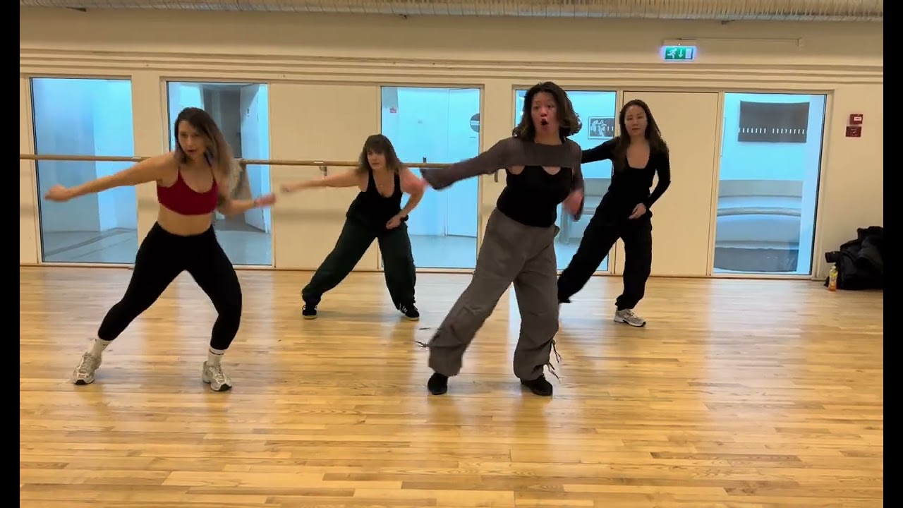 Vibes fra My Danceworkshop på valentinsdag ❤️#dancer #girlystyle #commercial #circus #my 