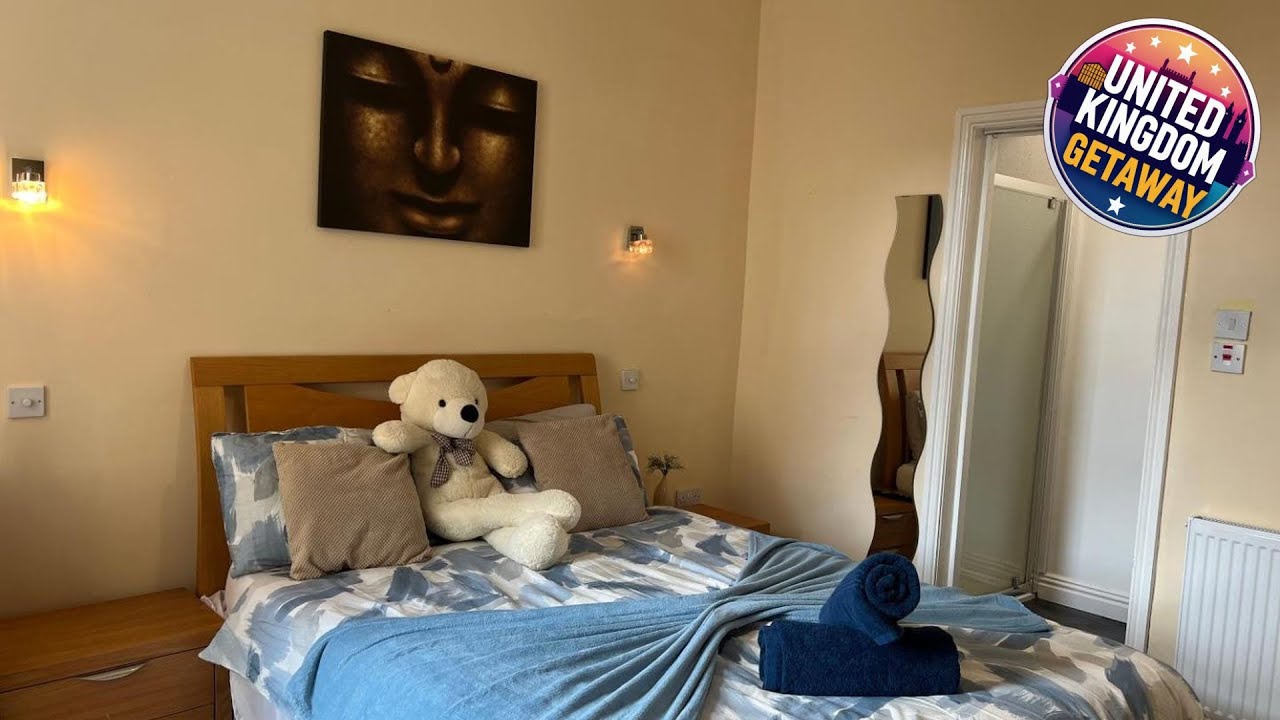 Winter Gardens Large Flat 1 | Blackpool, United Kingdom | Hotel Review 🏩