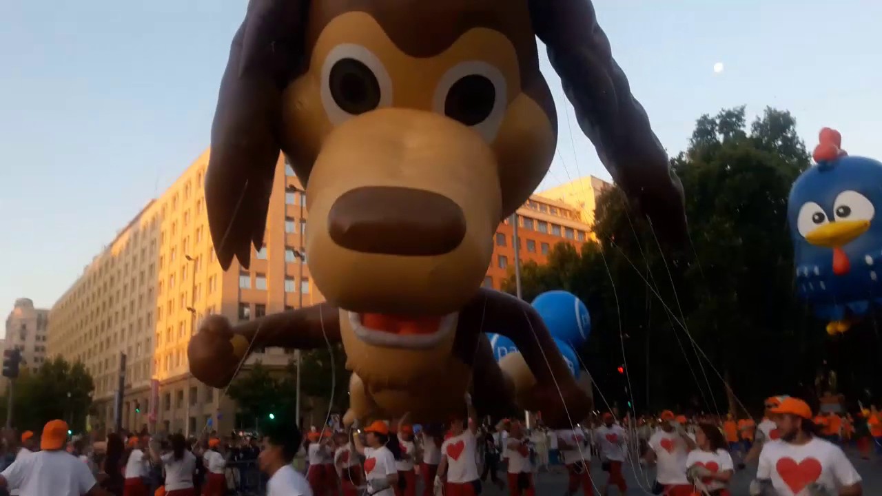 ParisParade 2016 Perro Chocolo
