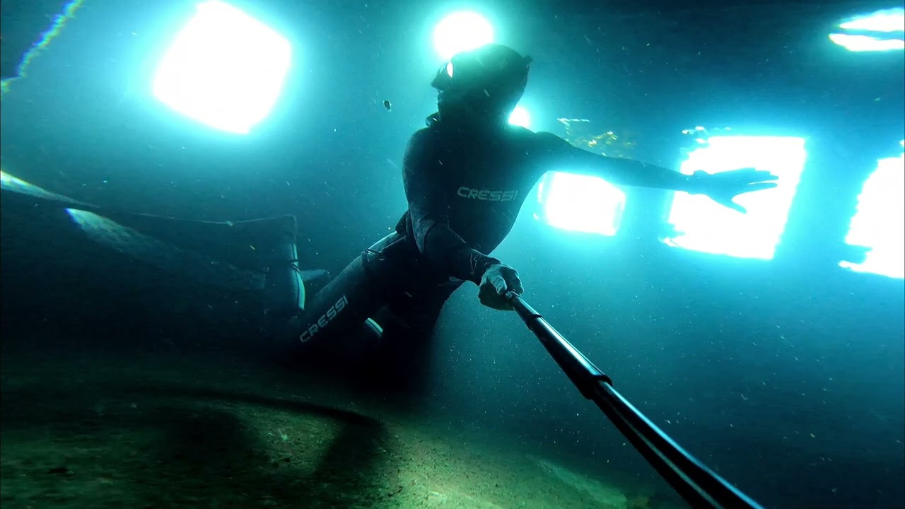 (Apnea) Explorando el interior del barco hundido de Tabaiba. [El Pe&ntilde;on]