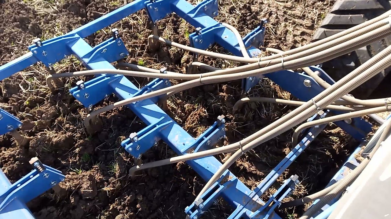 Triton Seed drill New Holland T8 Smarttrax clay field going beans