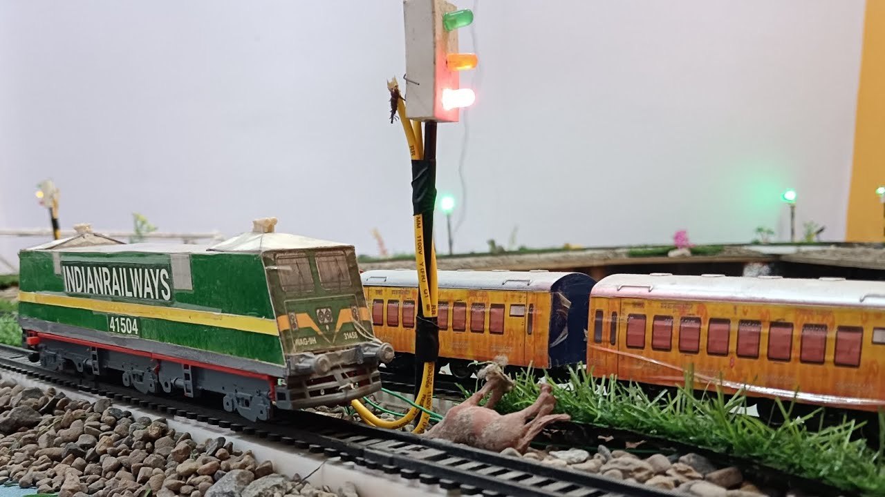 Ho Scale Train Model 👮 WAG_9 Locomotive With Coupling container Train