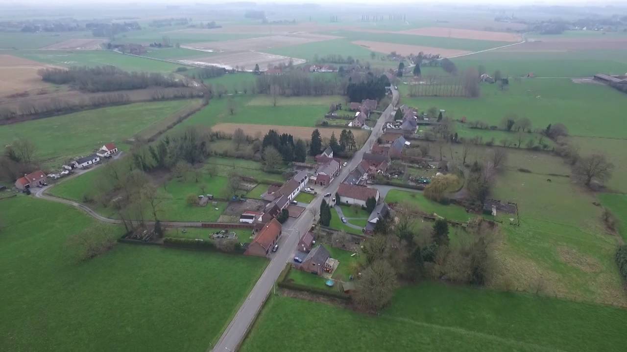Moulbaix en ook het bos van uit de lucht