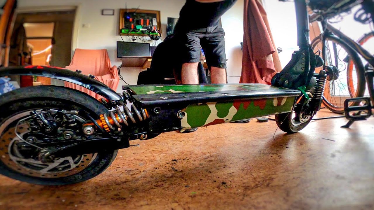 Revizie Kult 77 dupa aproape 10.000 km - o trotineta electrica `invincibila`