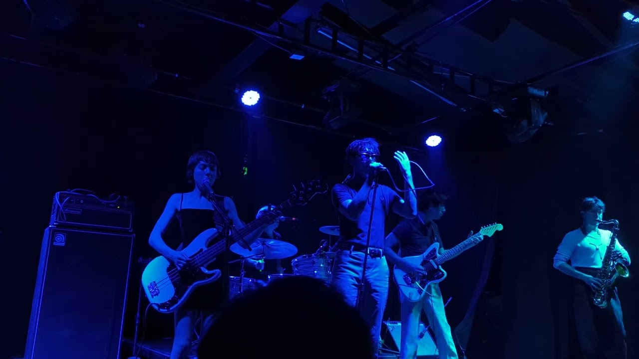 Fingerwoman found Live in Guadalajara - The Buttertones