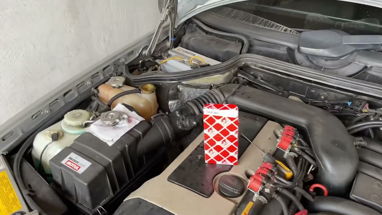 Mercedes-Benz W124 Life. Как заменить термостат и датчик температуры охлаждающей жидкости.