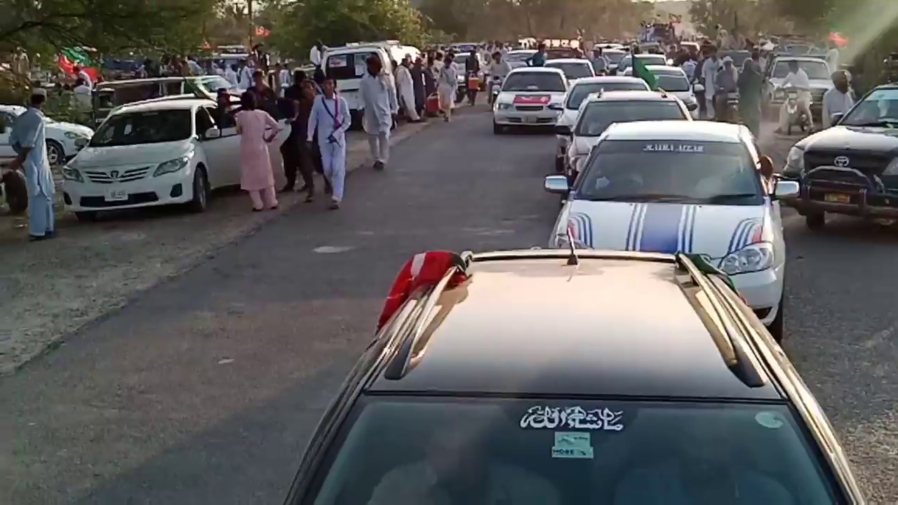 Imran Khan Bannu Jalsa Say Wapasi par 2018