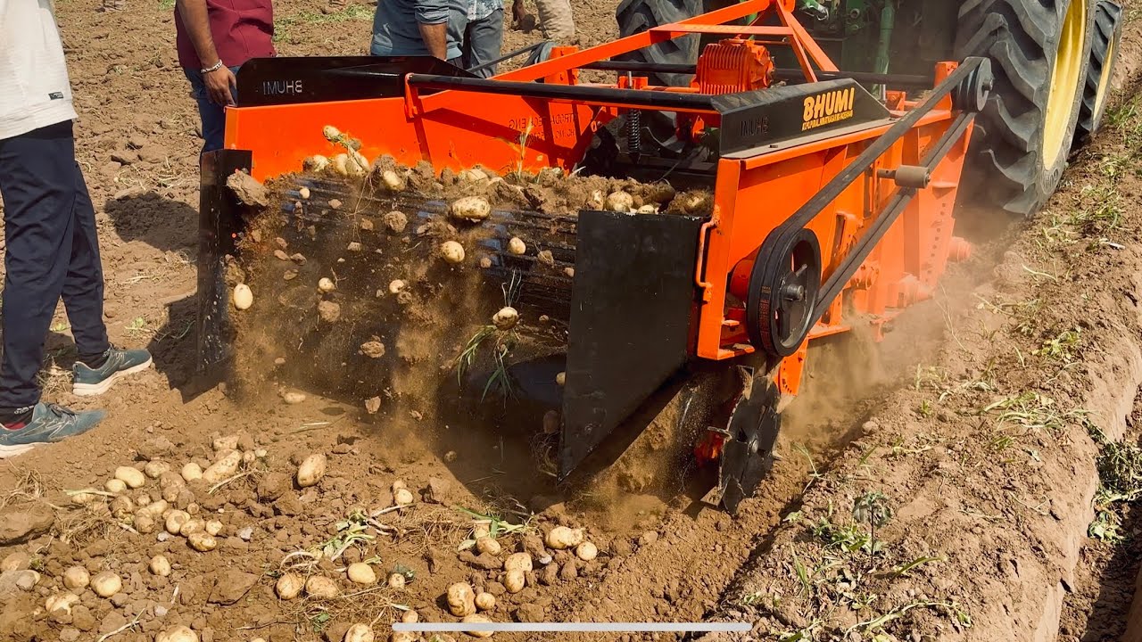 New Model Potato Digger 🥔 || 82 Sariya With Rollers || Bhumi Agriculture 🧑‍🌾