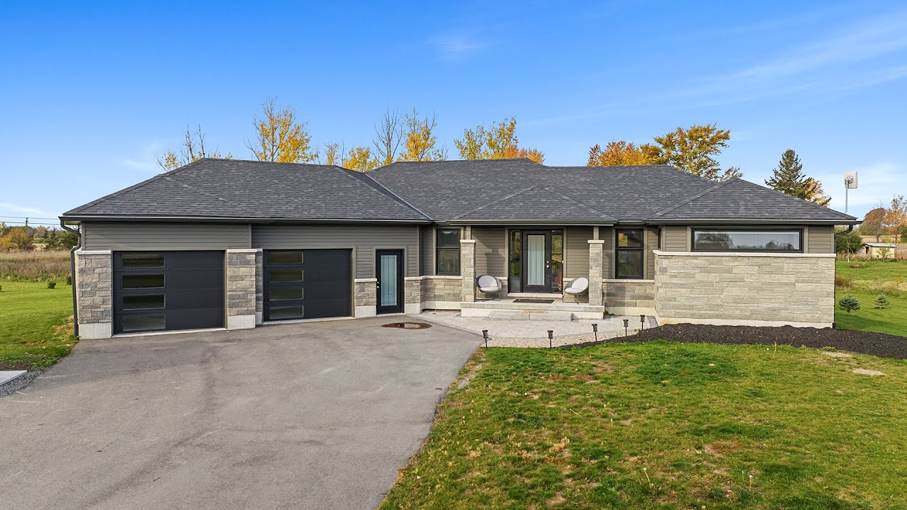 727 Matthie Rd, Prince Edward County