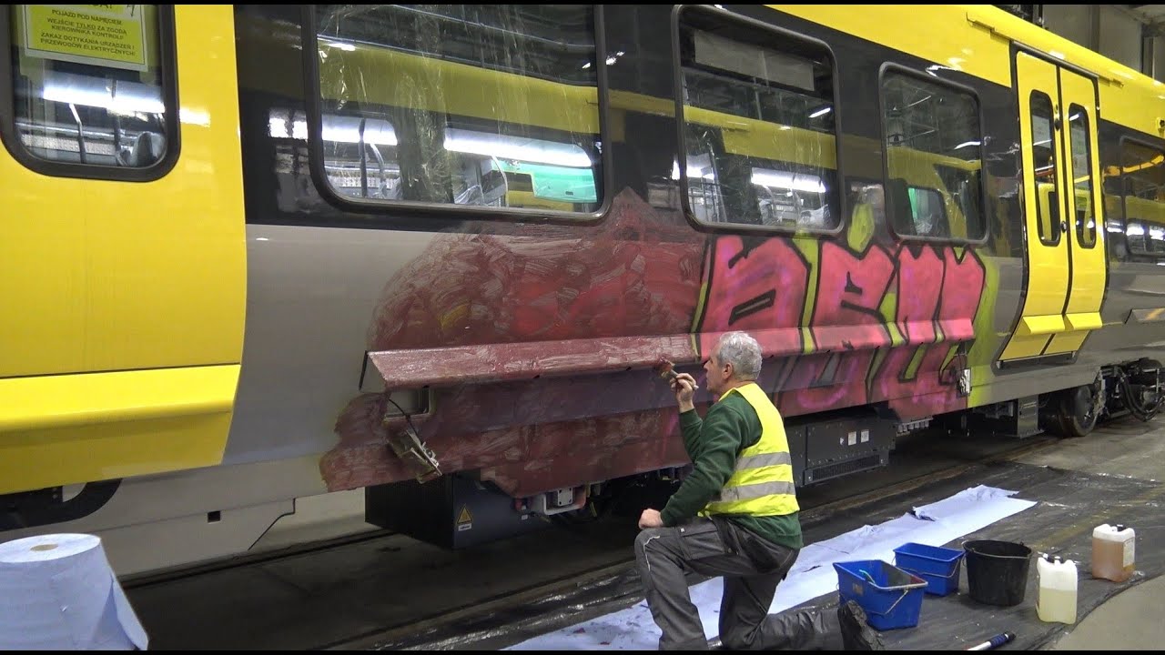 AGS 221 i AGS 5SR - szkolenie z usuwania graffiti z wagonu metra Stadler