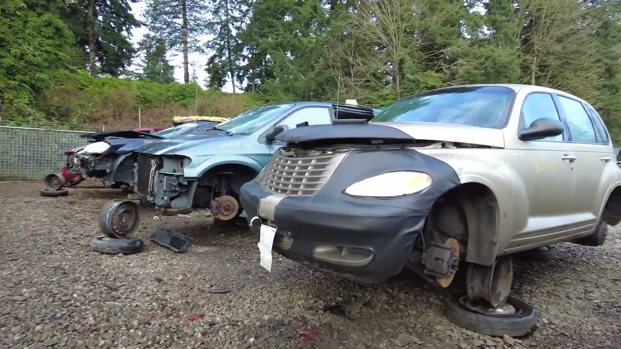 4K Walk Through Junkyard With Hundreds of Damaged Cars, Pick n Pull in Lynnwood, WA Washington USA