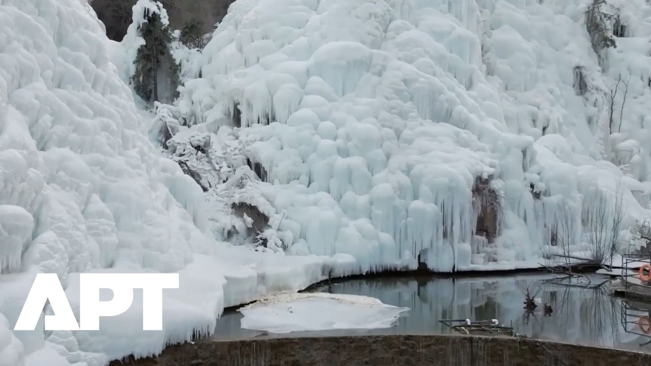 Frozen Waterfalls Transform Hebei’s Shuipugou Into Winter Wonderland | APT