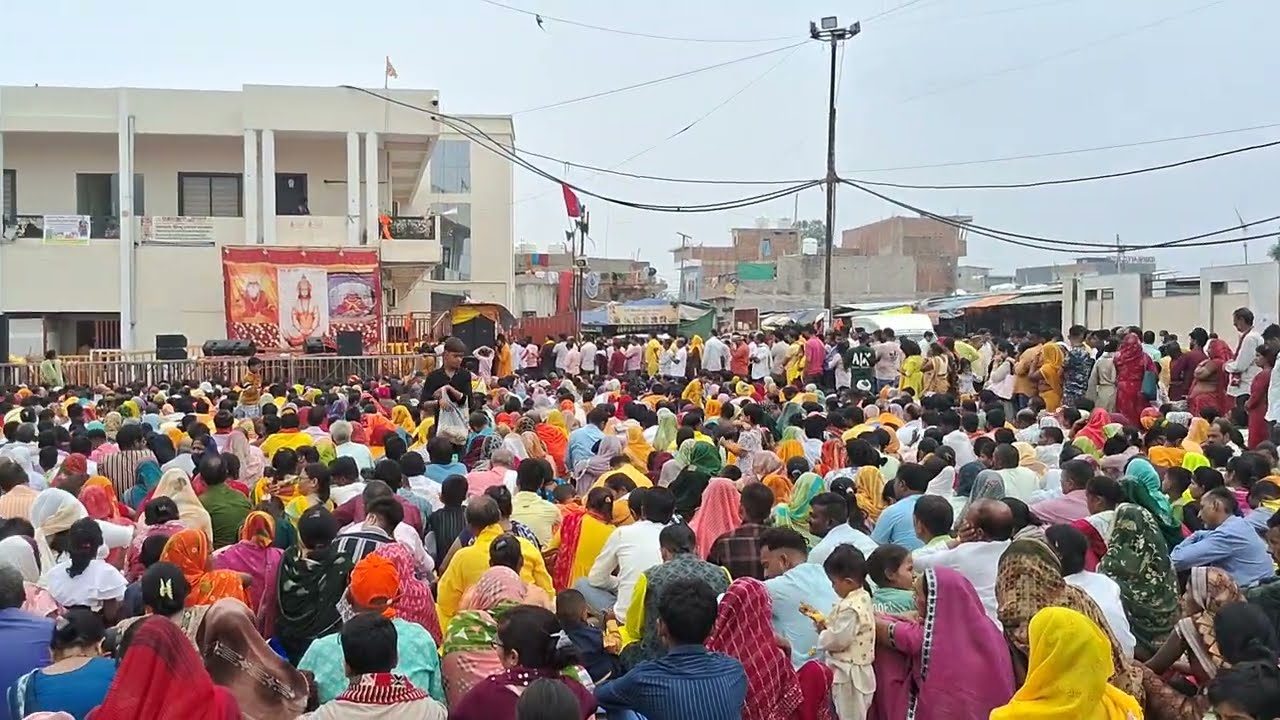 बागेश्वर धाम में गुरुजी आने से पहले ही देखिए भक्तों का उभरता हुआ जनसैलाब। #bageshwar #bageshwardham