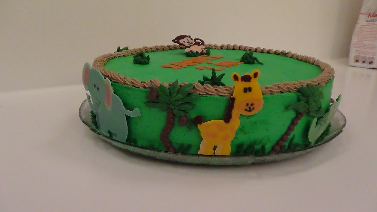 Jungle/Safari Kage (Lagkage med browniebund, passionsfrugtcreme, mandelbunde og jordb&aelig;rmousse)
