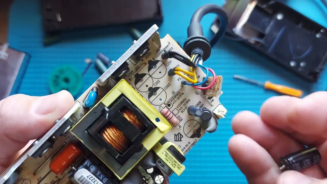 Xbox one se apaga al iniciar juegos!Problema en fuente..Reparacion!