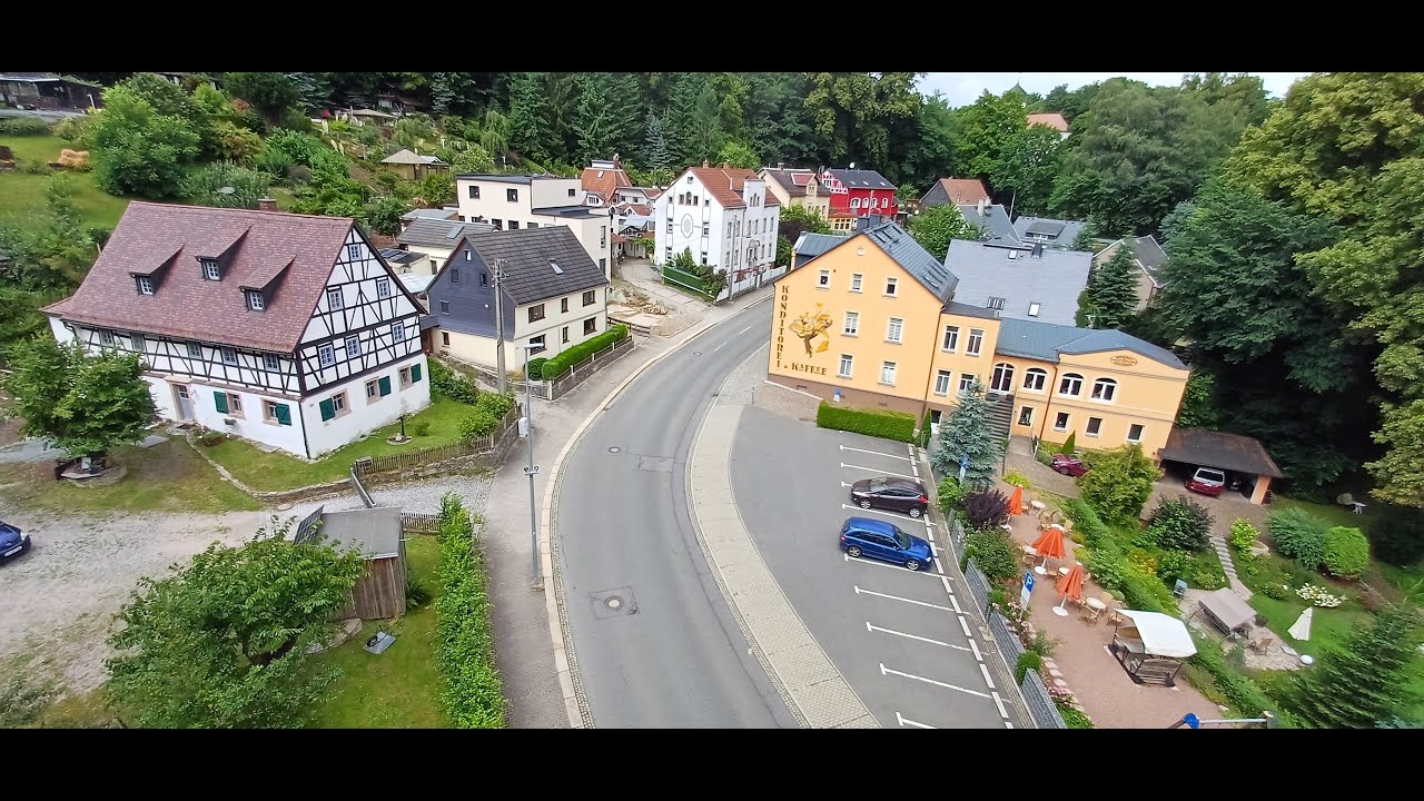 Spaziergang durch Rabenstein, Von der Felsendome bis zur Burg / 4K