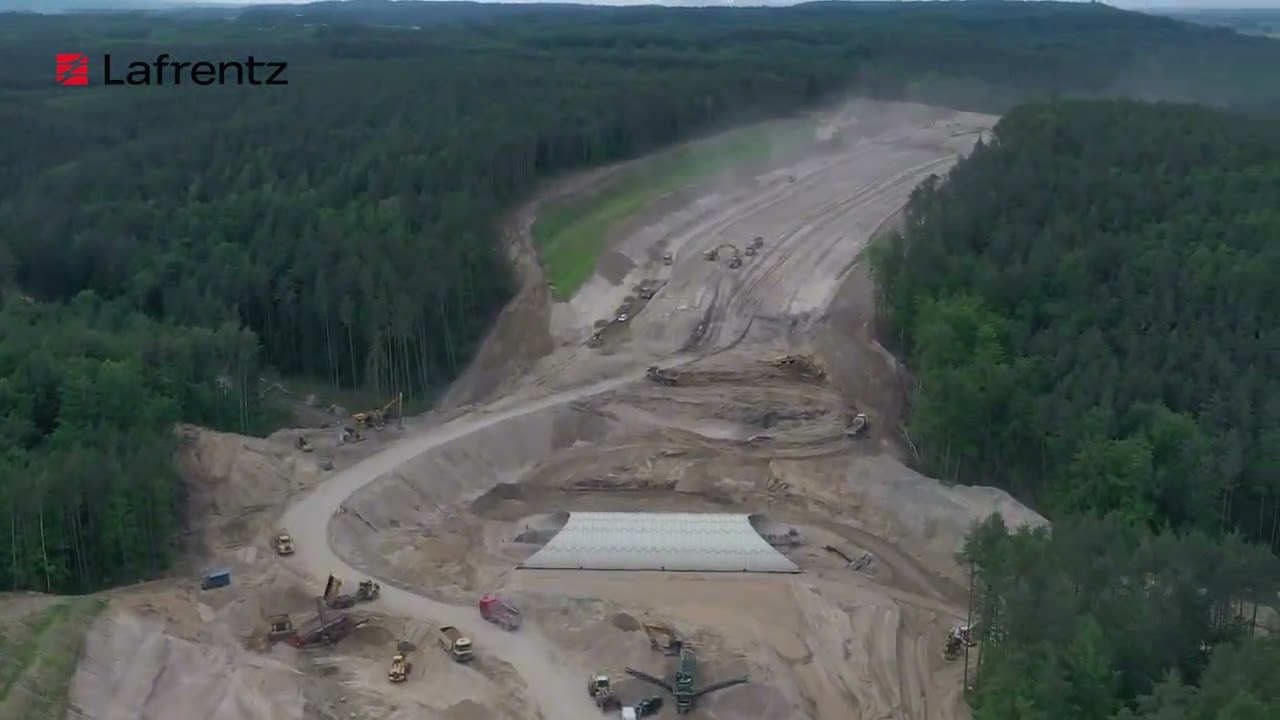 Budowa drogi ekspresowej S6 Zad. 5. odc. Leśnice - Bożepole Wielkie - film z powietrza 05.2024