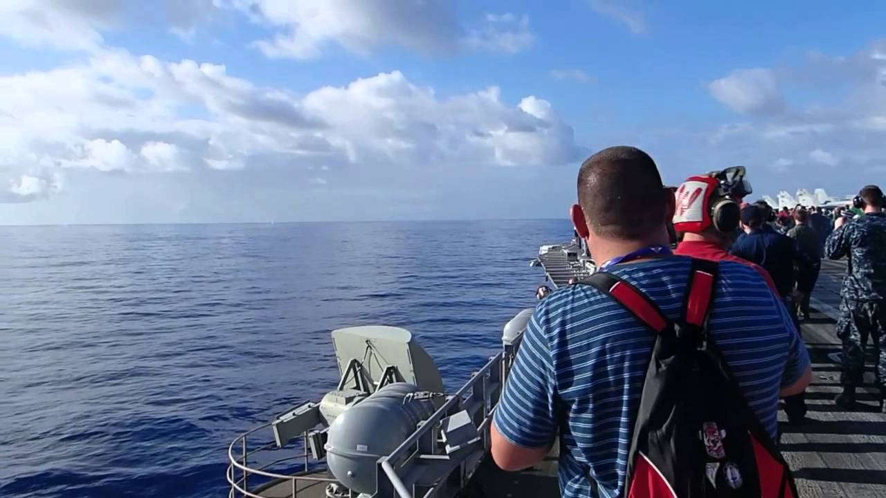 F-18 Super Hornet - Breaking the Sound Barrier!