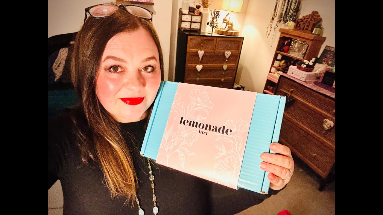 Lemonade Self Care Box - November ( And A Quick Squizz At Octobers Box Too )