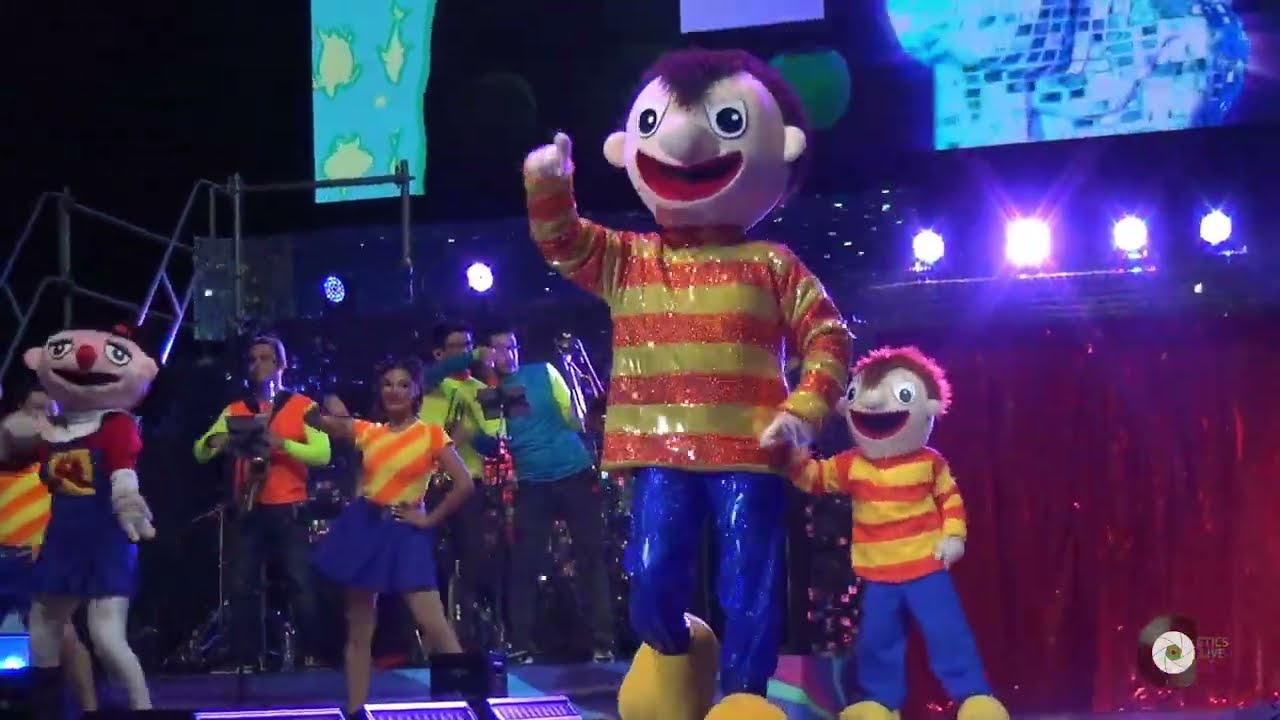 Bely y Beto - El baile del baño  |  La gran fiesta en concierto ( Arena Monterrey, México )