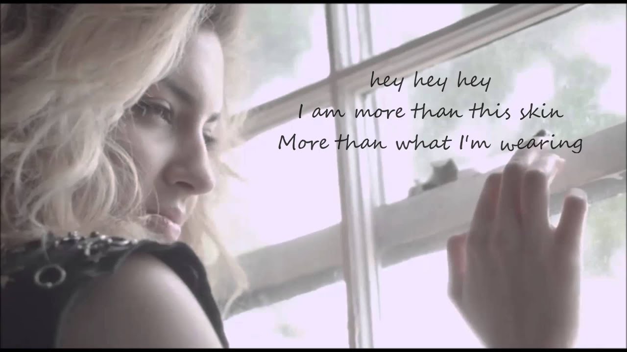 Tori Kelly - Design Lyric Video (Live at Troubadour)