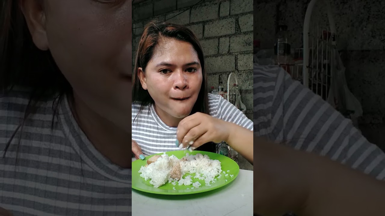 Piritong baboy n may pipino kamatis at sibuyas😋😋