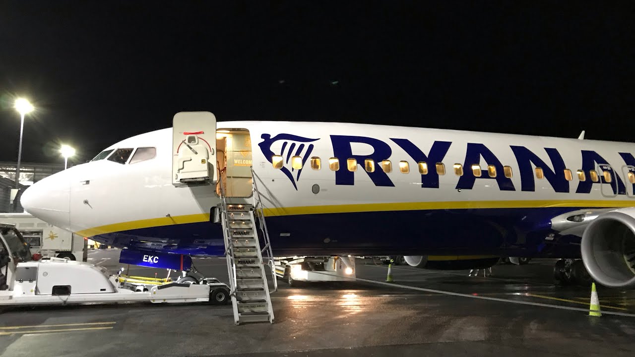 TRIP REPORT | RYANAIR OLD CABIN | 737-800 | NEWCASTLE-MALAGA | ECONOMY | HD