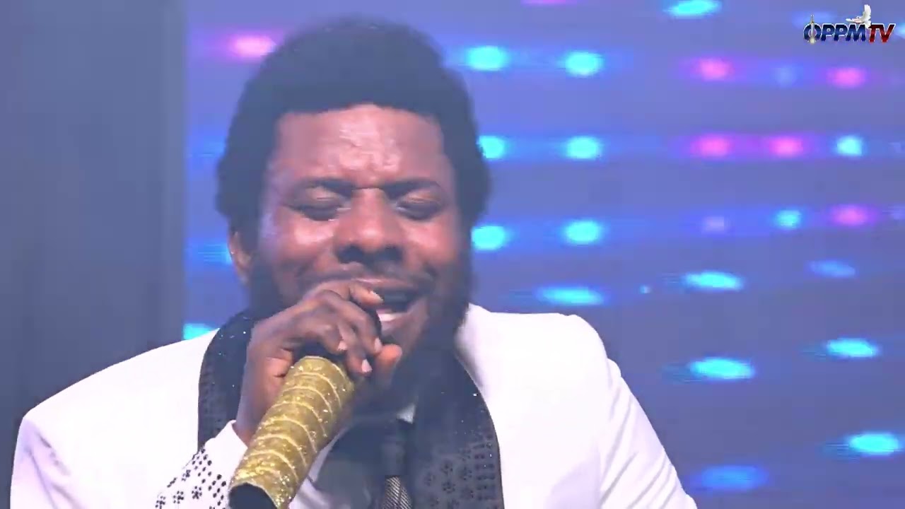 Moment of worship with apostle (DR) Daniel O. Ololo (JP)