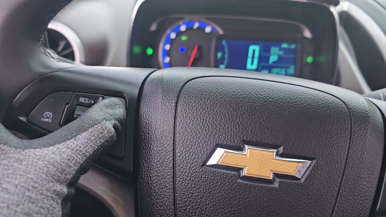 TRAX 2014 WHITE EB597067