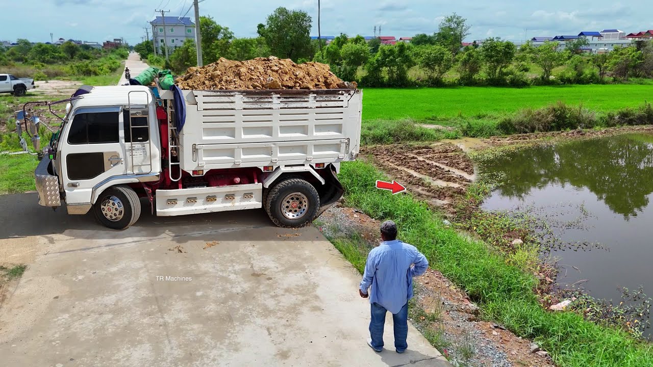 Be Watchful Start Landfill PROJECT! Using Bulldozer Push Soil stone & Dump Truck 5T Working, Mix VDO
