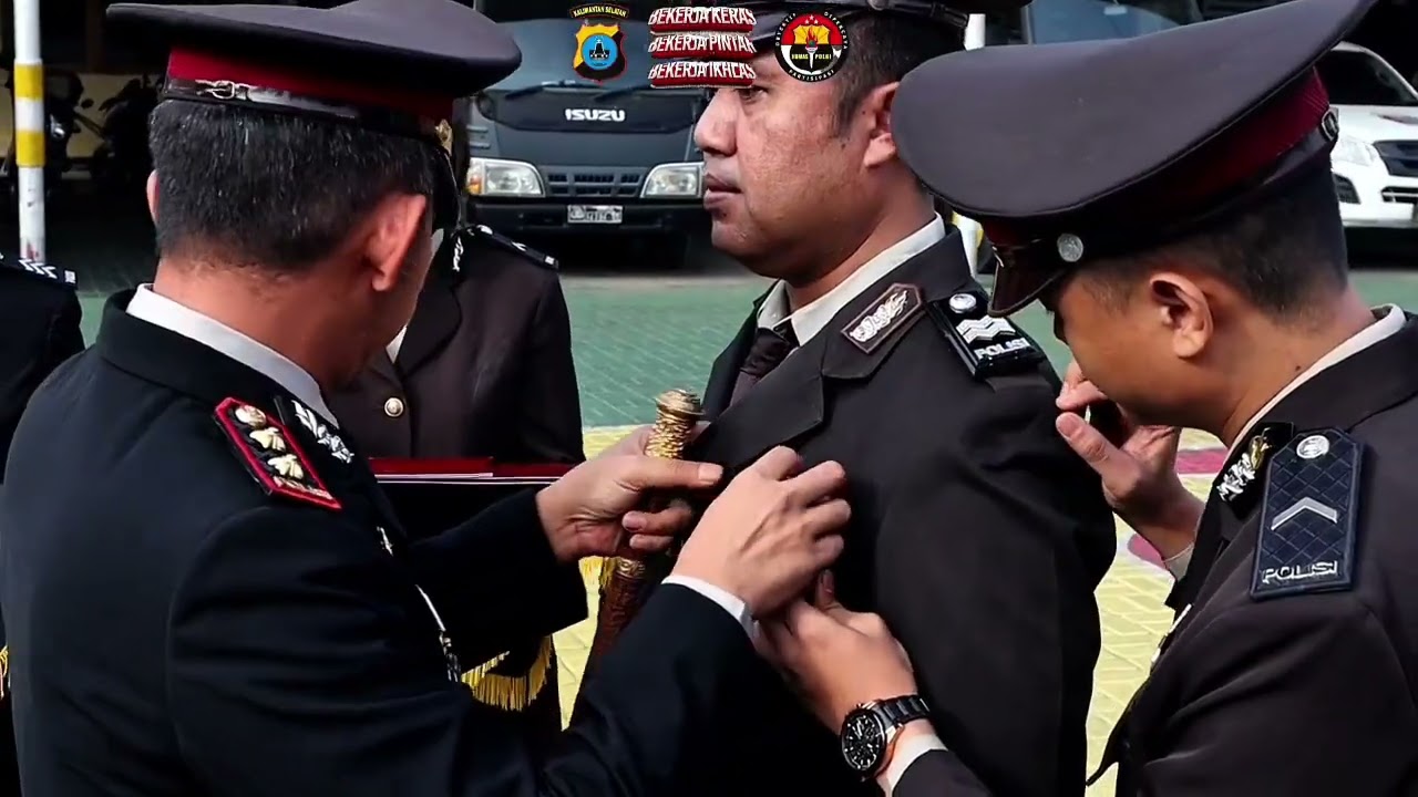 10 Anggota Polres HST Di Anugerahi Tanda Kehormatan Pengabdian.