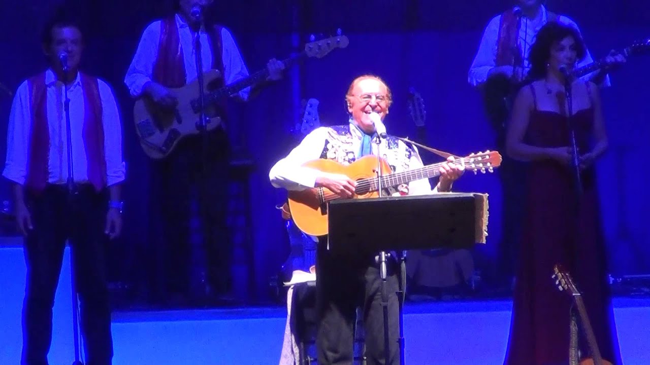 Renzo Arbore & l'ochestra italiana - Aumm aumm (Live @ Verdevento 2014 - Cassino)