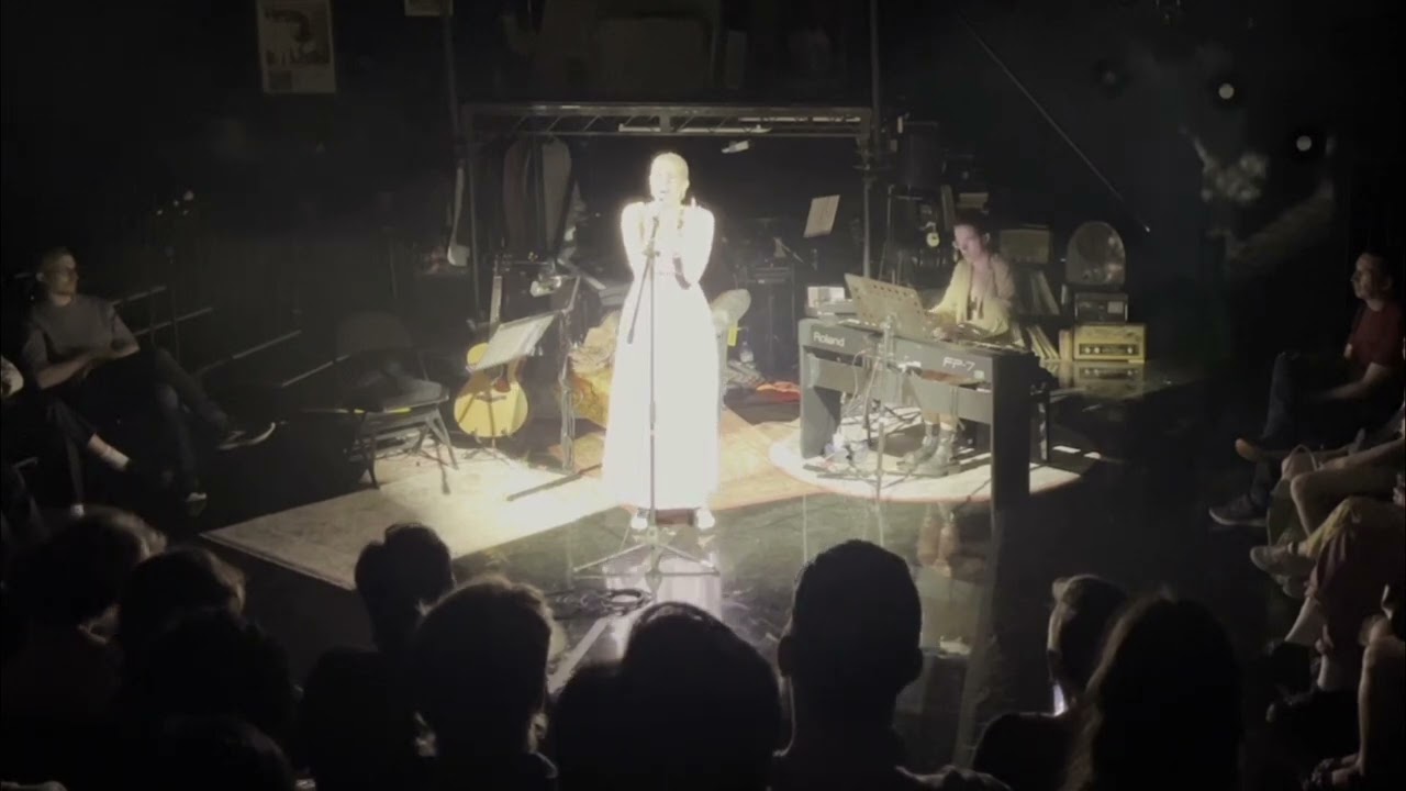 Beth Graham &bull; Cabaret (Live)